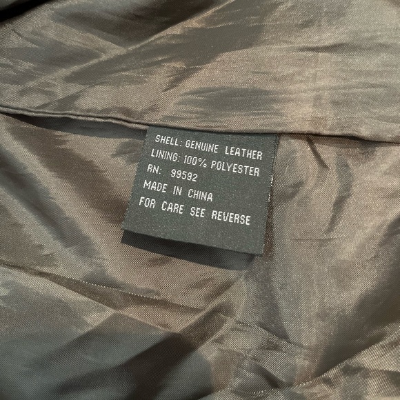 Perry Ellis Leather Jacket - Medium - Picture 12 of 13